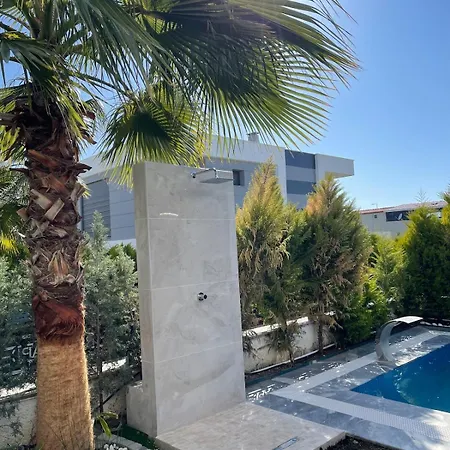 דירה Roza - Private Pool & Garden In קוסדסי