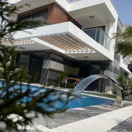 Roza - Private Pool & Garden In * Kuşadası