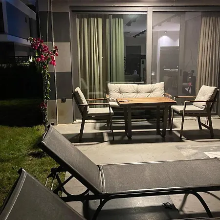 Roza - Private Pool & Garden In Kuşadası