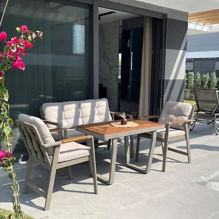 Roza - Private Pool & Garden In דירה *