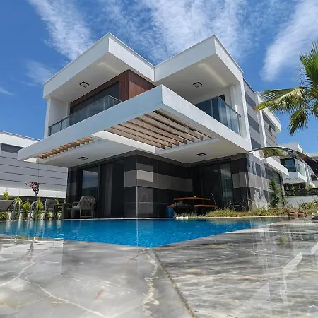Apartment Roza - Private Pool & Garden In