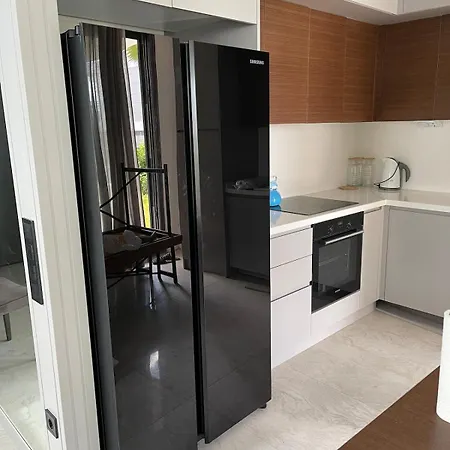 דירה Roza - Private Pool & Garden In *