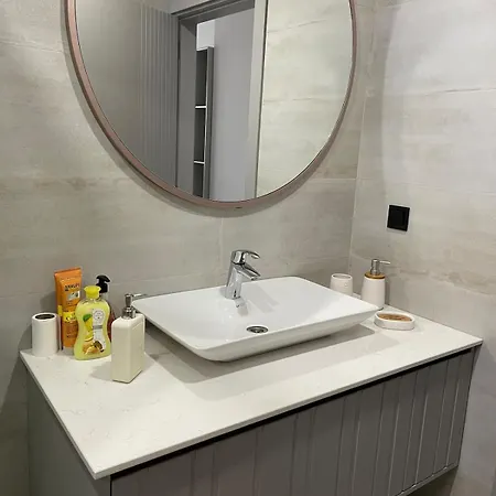 Roza - Private Pool & Garden In Appartement Kuşadası