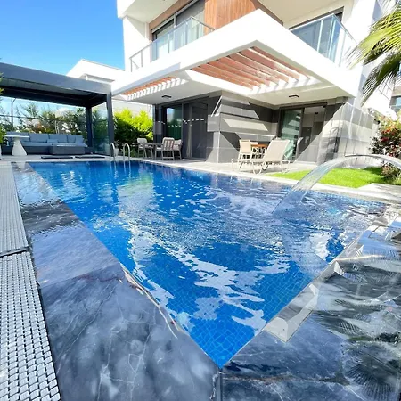 Roza - Private Pool & Garden In דירה